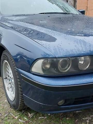 Синий БМВ 5 Серия, объемом двигателя 2.5 л и пробегом 200 тыс. км за 4999 $, фото 1 на Automoto.ua