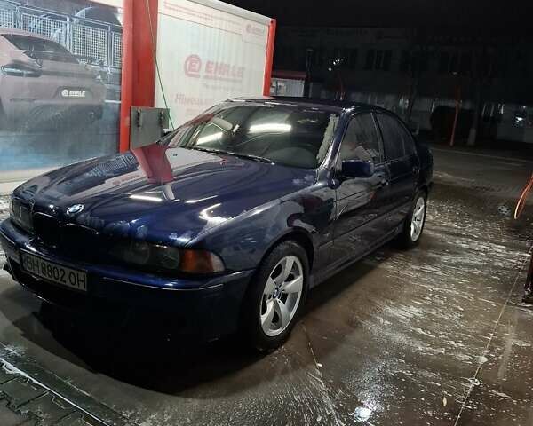 Синий БМВ 5 Серия, объемом двигателя 1.99 л и пробегом 297 тыс. км за 3700 $, фото 1 на Automoto.ua