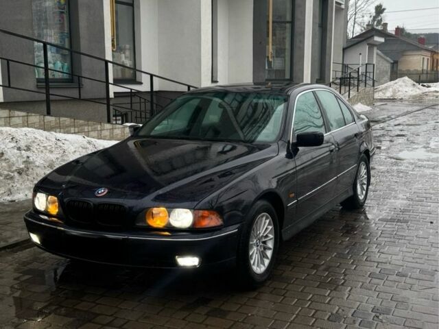 Синий БМВ 5 Серия, объемом двигателя 2 л и пробегом 360 тыс. км за 3000 $, фото 1 на Automoto.ua