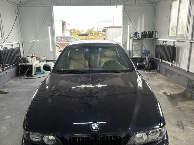 Синий БМВ 5 Серия, объемом двигателя 2.5 л и пробегом 360 тыс. км за 5000 $, фото 1 на Automoto.ua