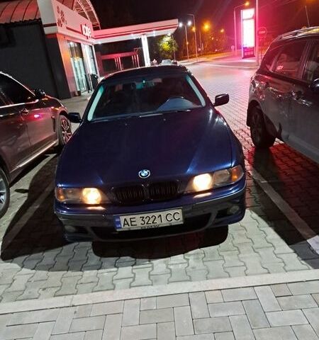 Синий БМВ 5 Серия, объемом двигателя 2.49 л и пробегом 394 тыс. км за 4900 $, фото 1 на Automoto.ua