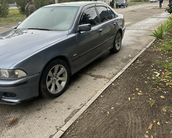 Синий БМВ 5 Серия, объемом двигателя 3 л и пробегом 485 тыс. км за 6699 $, фото 1 на Automoto.ua