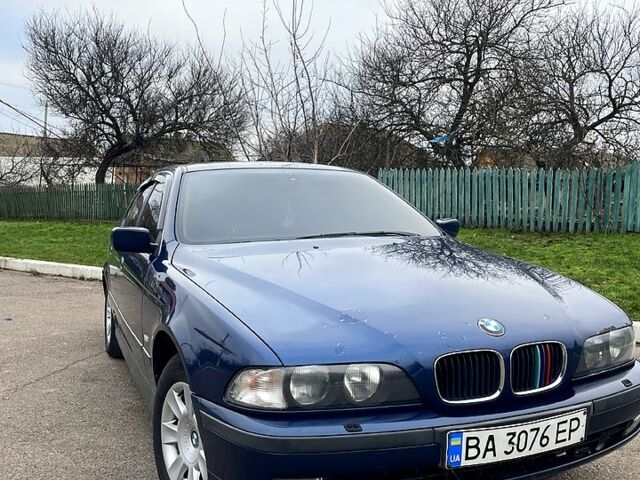 Синій БМВ 5 Серія, об'ємом двигуна 2 л та пробігом 360 тис. км за 4300 $, фото 1 на Automoto.ua