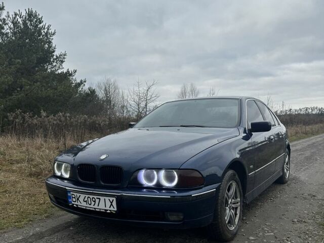 Синий БМВ 5 Серия, объемом двигателя 2 л и пробегом 320 тыс. км за 3500 $, фото 1 на Automoto.ua