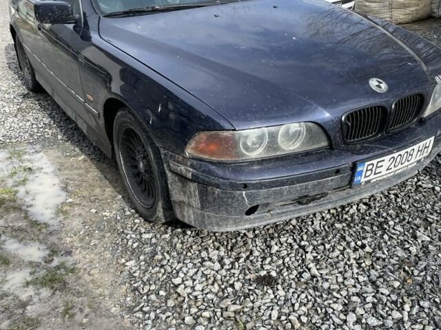 Синий БМВ 5 Серия, объемом двигателя 2 л и пробегом 245 тыс. км за 3250 $, фото 1 на Automoto.ua