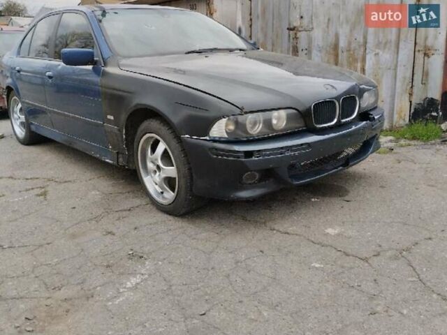 Синій БМВ 5 Серія, об'ємом двигуна 3 л та пробігом 236 тис. км за 2100 $, фото 1 на Automoto.ua