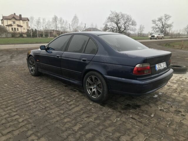 Синий БМВ 5 Серия, объемом двигателя 3 л и пробегом 250 тыс. км за 3500 $, фото 1 на Automoto.ua