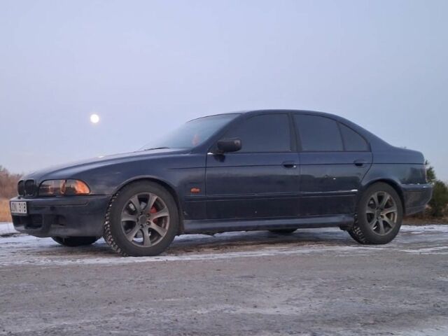 Синий БМВ 5 Серия, объемом двигателя 0 л и пробегом 250 тыс. км за 3300 $, фото 1 на Automoto.ua