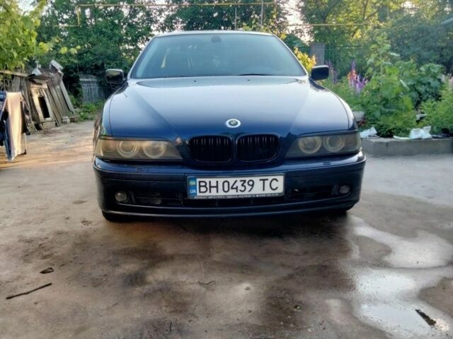 Синий БМВ 5 Серия, объемом двигателя 2.5 л и пробегом 330 тыс. км за 4999 $, фото 1 на Automoto.ua