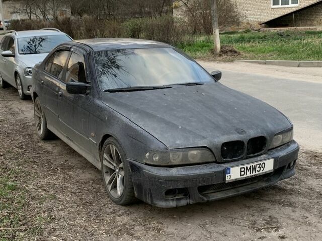 Синий БМВ 5 Серия, объемом двигателя 3 л и пробегом 380 тыс. км за 3200 $, фото 1 на Automoto.ua