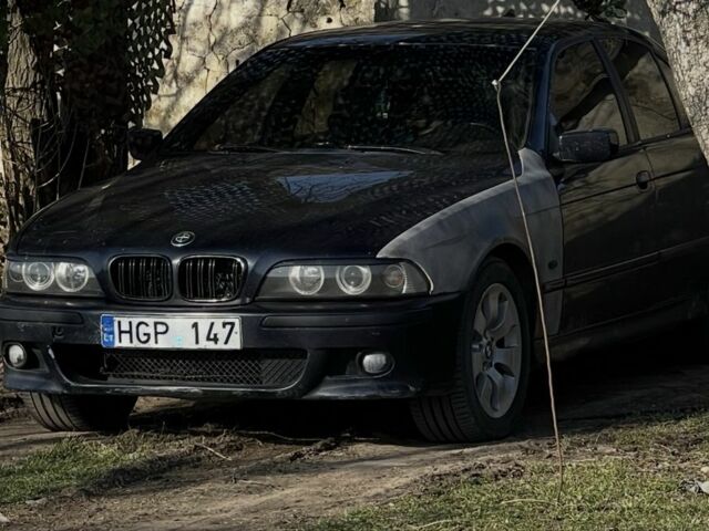 Синий БМВ 5 Серия, объемом двигателя 0 л и пробегом 350 тыс. км за 4000 $, фото 1 на Automoto.ua