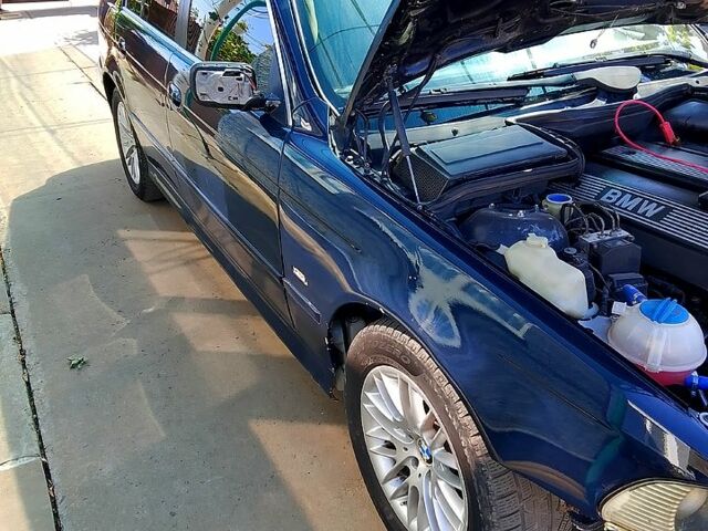 Синий БМВ 5 Серия, объемом двигателя 3 л и пробегом 431 тыс. км за 4200 $, фото 1 на Automoto.ua