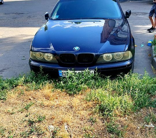 Синій БМВ 5 Серія, об'ємом двигуна 2 л та пробігом 100 тис. км за 3000 $, фото 1 на Automoto.ua