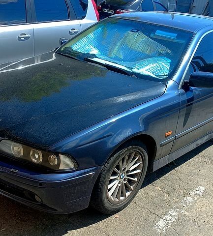 Синий БМВ 5 Серия, объемом двигателя 3 л и пробегом 330 тыс. км за 3700 $, фото 1 на Automoto.ua