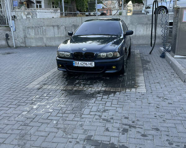 Синій БМВ 5 Серія, об'ємом двигуна 3 л та пробігом 333 тис. км за 7300 $, фото 1 на Automoto.ua