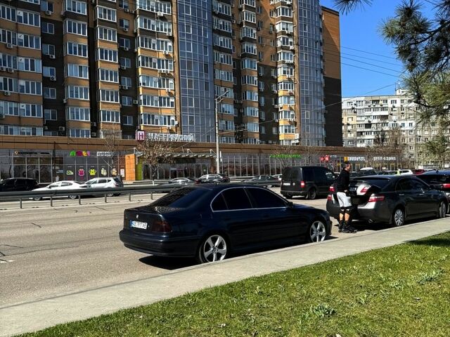 Синий БМВ 5 Серия, объемом двигателя 2.2 л и пробегом 315 тыс. км за 5700 $, фото 1 на Automoto.ua