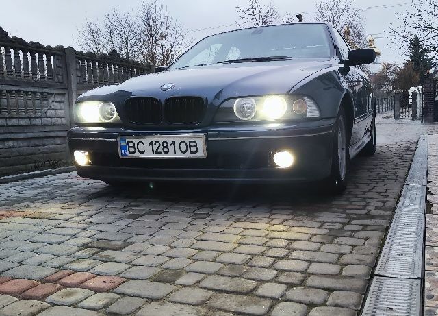 Синий БМВ 5 Серия, объемом двигателя 2.5 л и пробегом 335 тыс. км за 5500 $, фото 1 на Automoto.ua