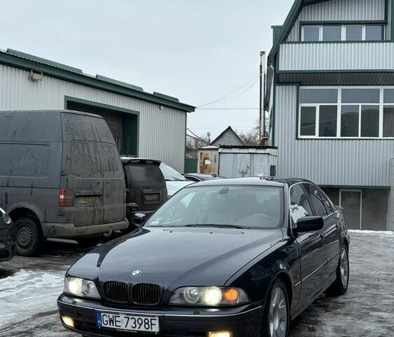 Синій БМВ 5 Серія, об'ємом двигуна 2 л та пробігом 300 тис. км за 2999 $, фото 1 на Automoto.ua