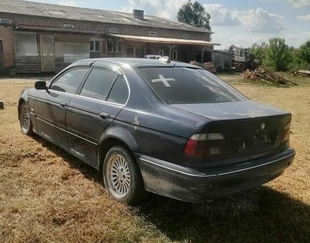 Синій БМВ 5 Серія, об'ємом двигуна 3 л та пробігом 999 тис. км за 948 $, фото 1 на Automoto.ua