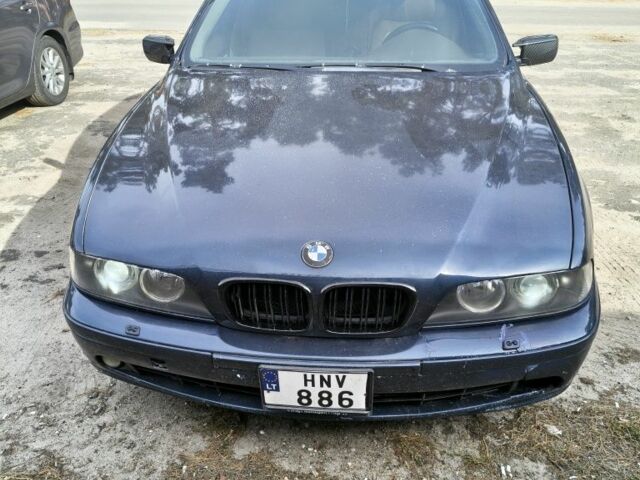 Синий БМВ 5 Серия, объемом двигателя 3 л и пробегом 417 тыс. км за 2800 $, фото 1 на Automoto.ua