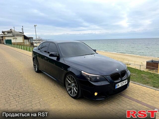 Синий БМВ 5 Серия, объемом двигателя 4.8 л и пробегом 289 тыс. км за 12500 $, фото 1 на Automoto.ua