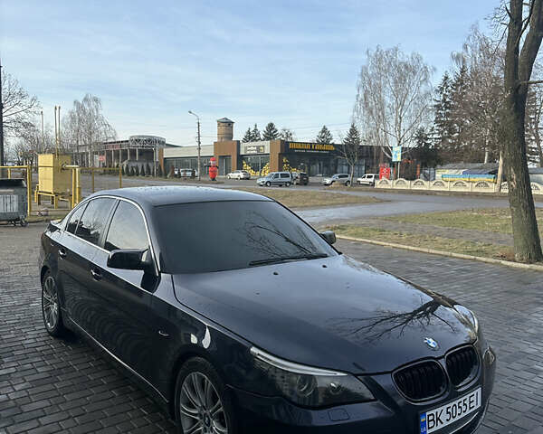 Синий БМВ 5 Серия, объемом двигателя 3 л и пробегом 298 тыс. км за 10000 $, фото 1 на Automoto.ua