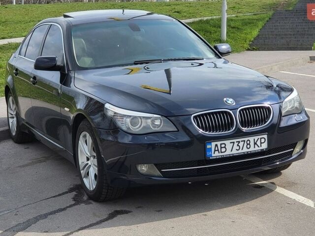 Синий БМВ 5 Серия, объемом двигателя 3 л и пробегом 260 тыс. км за 8500 $, фото 1 на Automoto.ua