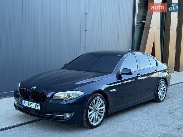 Синий БМВ 5 Серия, объемом двигателя 3 л и пробегом 301 тыс. км за 15500 $, фото 1 на Automoto.ua