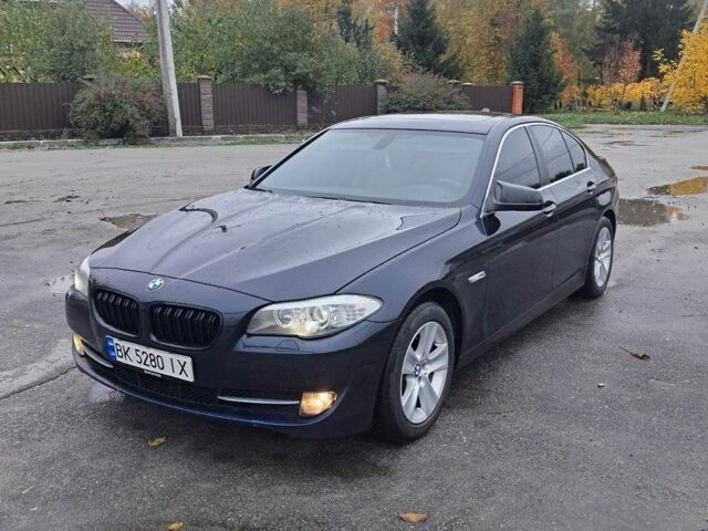 Синій БМВ 5 Серія, об'ємом двигуна 2 л та пробігом 204 тис. км за 11000 $, фото 1 на Automoto.ua