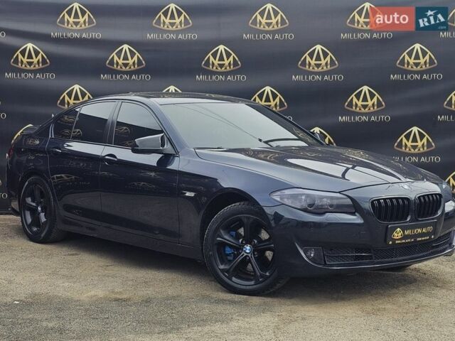 Синій БМВ 5 Серія, об'ємом двигуна 3 л та пробігом 246 тис. км за 11000 $, фото 1 на Automoto.ua