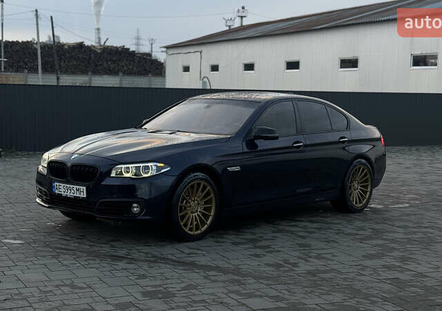 Синий БМВ 5 Серия, объемом двигателя 3 л и пробегом 388 тыс. км за 21500 $, фото 1 на Automoto.ua