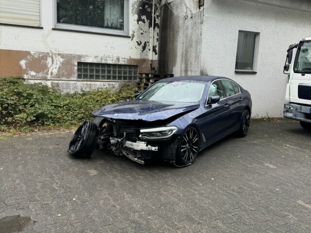 Синий БМВ 5 Серия, объемом двигателя 3 л и пробегом 217 тыс. км за 9488 $, фото 1 на Automoto.ua