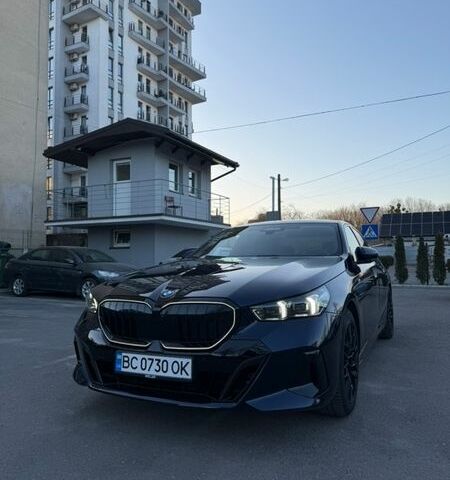 Синий БМВ 5 Серия, объемом двигателя 2 л и пробегом 33 тыс. км за 81900 $, фото 1 на Automoto.ua