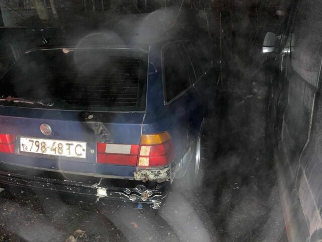 Синий БМВ 5 Серия, объемом двигателя 1.8 л и пробегом 200 тыс. км за 850 $, фото 1 на Automoto.ua