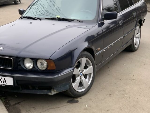 Синий БМВ 5 Серия, объемом двигателя 2 л и пробегом 607 тыс. км за 2500 $, фото 1 на Automoto.ua