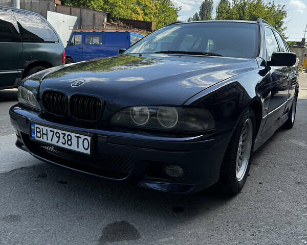 Синий БМВ 5 Серия, объемом двигателя 2.49 л и пробегом 185 тыс. км за 3500 $, фото 1 на Automoto.ua