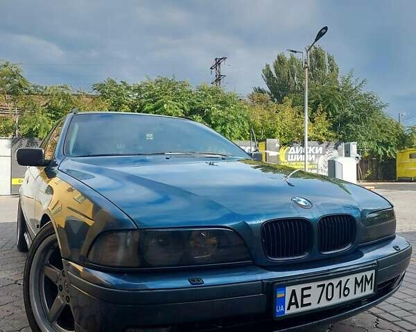 Синий БМВ 5 Серия, объемом двигателя 2.8 л и пробегом 350 тыс. км за 3500 $, фото 1 на Automoto.ua