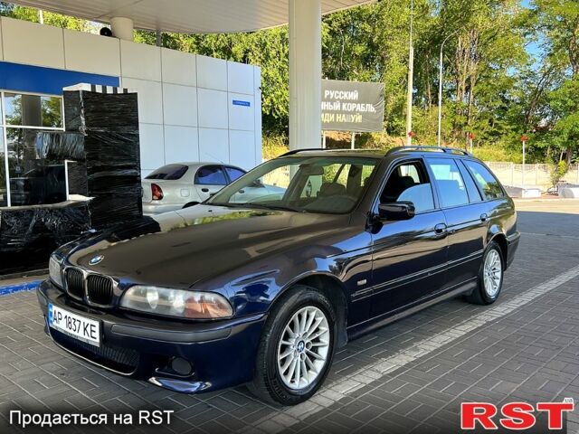 Синий БМВ 5 Серия, объемом двигателя 2.5 л и пробегом 258 тыс. км за 3650 $, фото 1 на Automoto.ua