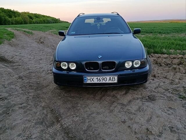 Синий БМВ 5 Серия, объемом двигателя 2.5 л и пробегом 333 тыс. км за 2800 $, фото 1 на Automoto.ua