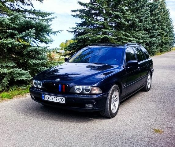 Синій БМВ 5 Серія, об'ємом двигуна 2.5 л та пробігом 328 тис. км за 3411 $, фото 1 на Automoto.ua