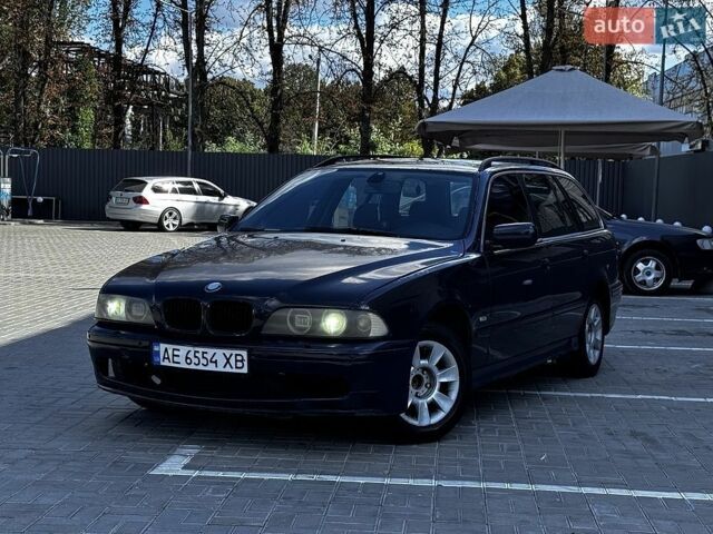 Синій БМВ 5 Серія, об'ємом двигуна 2 л та пробігом 300 тис. км за 2445 $, фото 1 на Automoto.ua