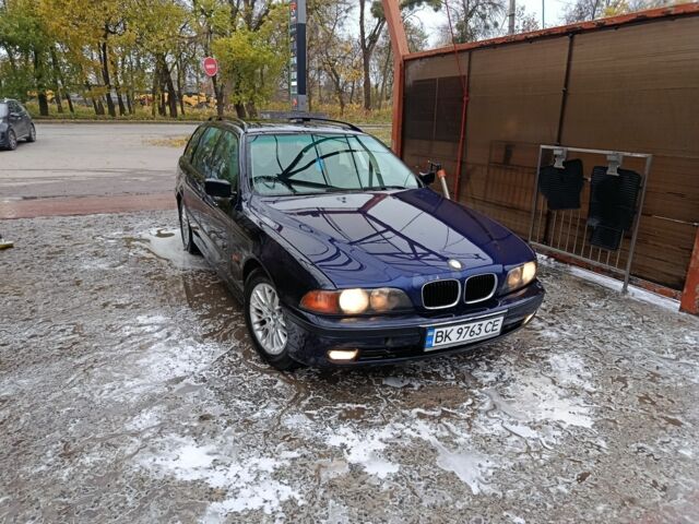 Синий БМВ 5 Серия, объемом двигателя 2.5 л и пробегом 300 тыс. км за 4199 $, фото 1 на Automoto.ua