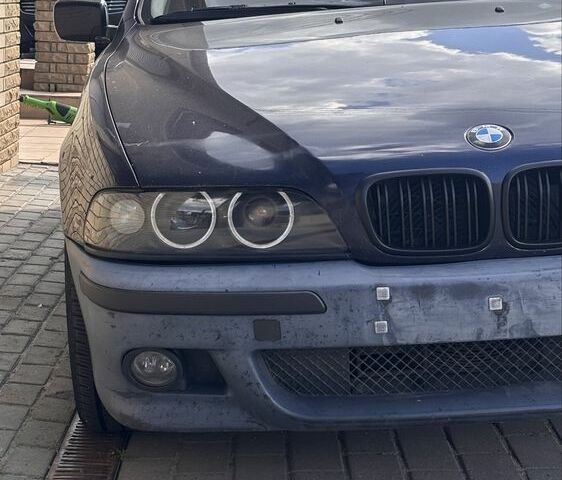 Синий БМВ 5 Серия, объемом двигателя 2.5 л и пробегом 400 тыс. км за 4000 $, фото 1 на Automoto.ua