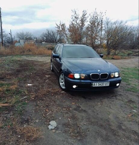 Синий БМВ 5 Серия, объемом двигателя 0 л и пробегом 300 тыс. км за 3550 $, фото 1 на Automoto.ua