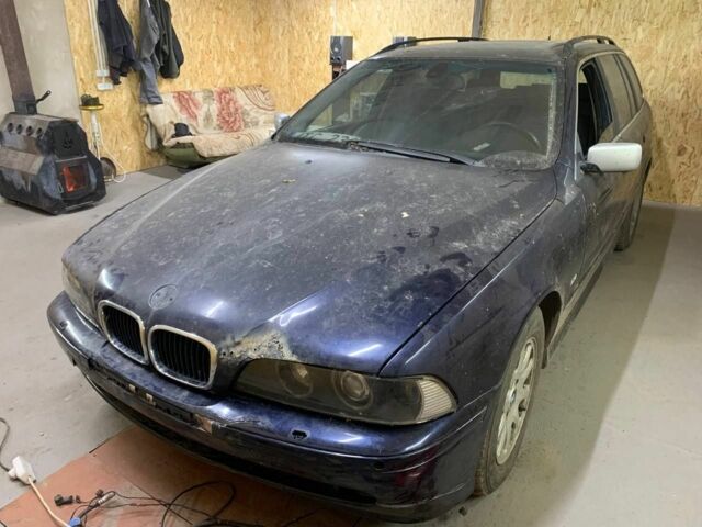 Синій БМВ 5 Серія, об'ємом двигуна 3 л та пробігом 300 тис. км за 2000 $, фото 1 на Automoto.ua