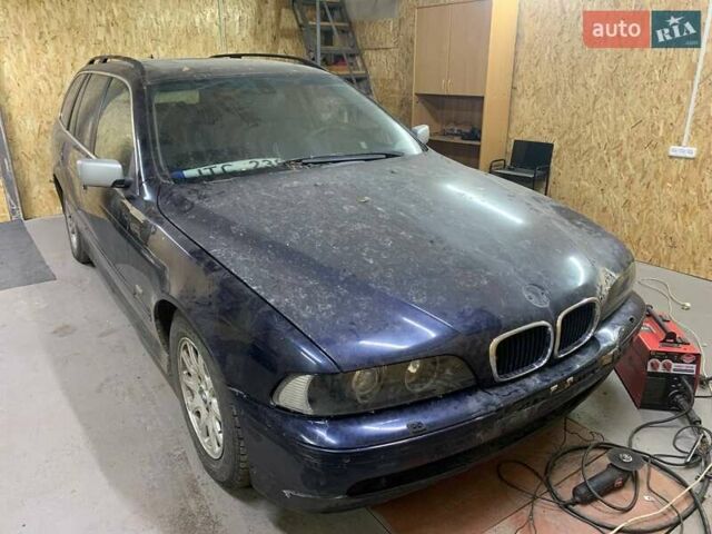Синий БМВ 5 Серия, объемом двигателя 3 л и пробегом 300 тыс. км за 1700 $, фото 1 на Automoto.ua