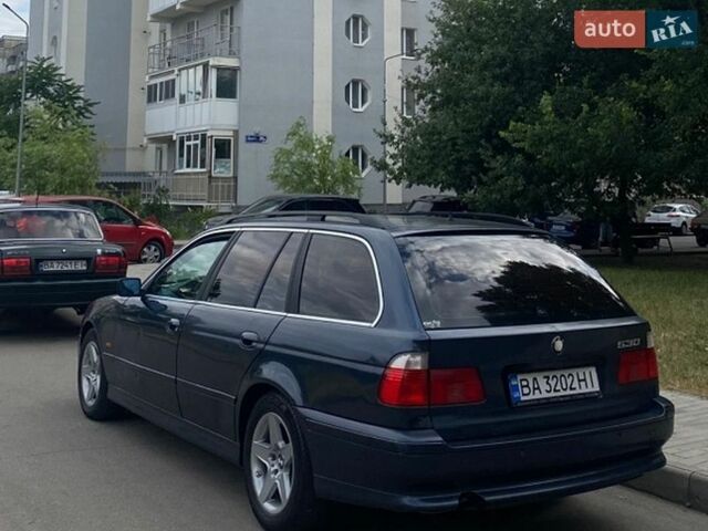 Синий БМВ 5 Серия, объемом двигателя 3 л и пробегом 410 тыс. км за 5000 $, фото 1 на Automoto.ua