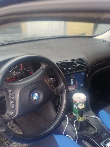 Синій БМВ 5 Серія, об'ємом двигуна 2.5 л та пробігом 268 тис. км за 4100 $, фото 1 на Automoto.ua