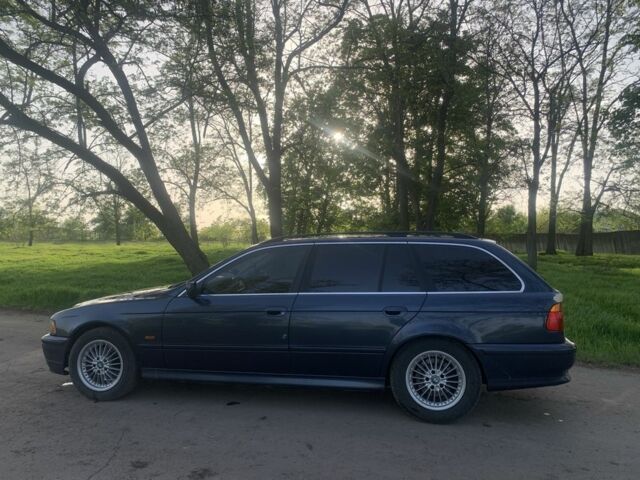 Синій БМВ 5 Серія, об'ємом двигуна 2.5 л та пробігом 280 тис. км за 2700 $, фото 1 на Automoto.ua