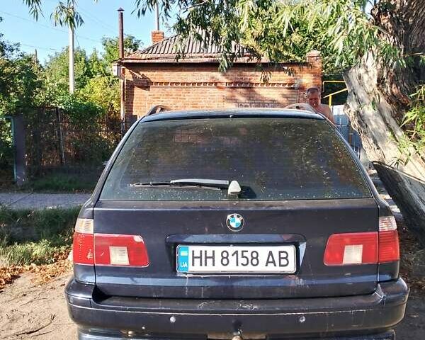 Синий БМВ 5 Серия, объемом двигателя 2.5 л и пробегом 300 тыс. км за 3800 $, фото 1 на Automoto.ua